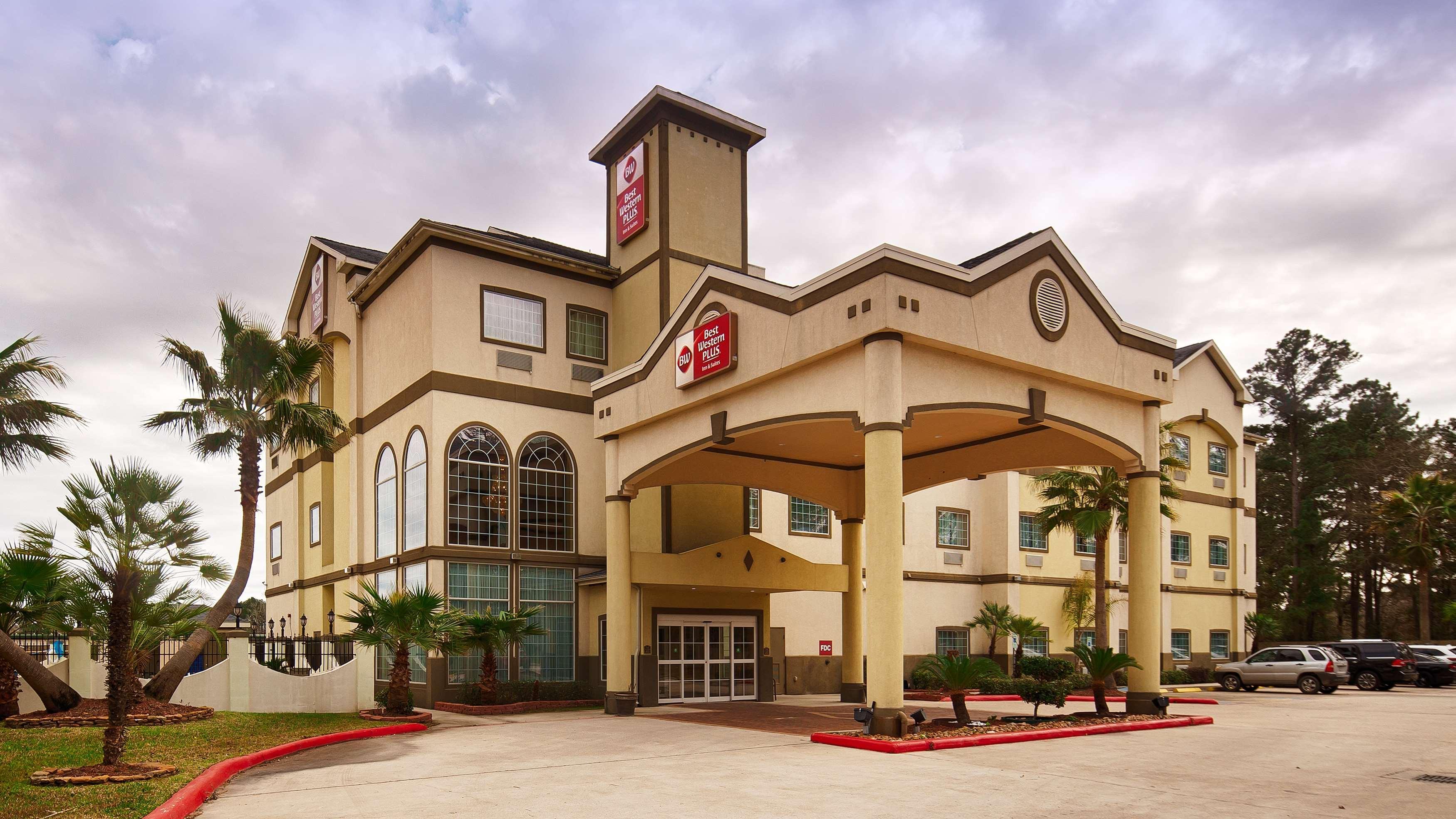 Western & Hotel 3*