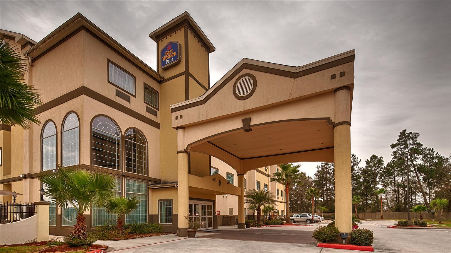 Western & Hotel New Caney